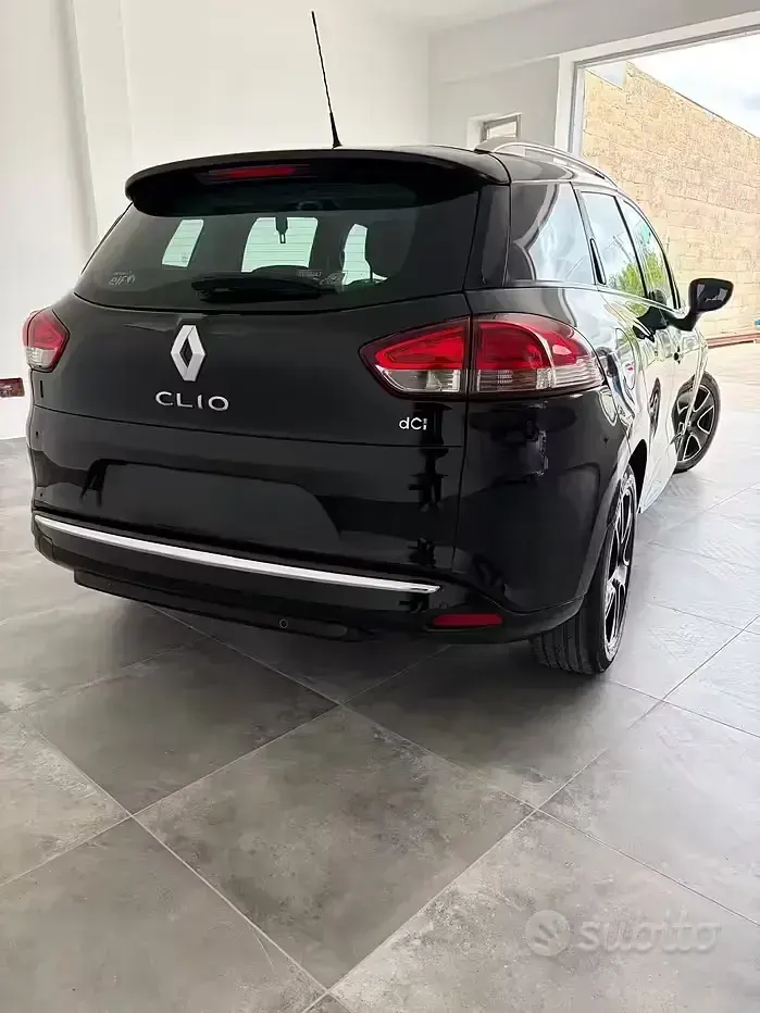 Usata Renault Clio 90 CV (66 kW) 2013 Nero Station wagon