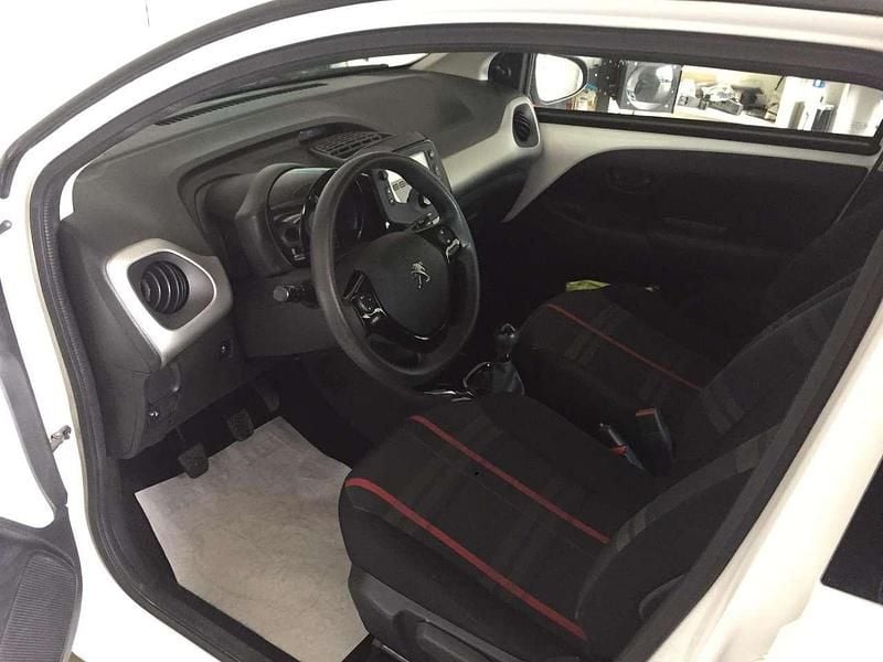 Begagnad Peugeot 108 Allure 69 HK (50 kW) 2014 Vit Halvkombi