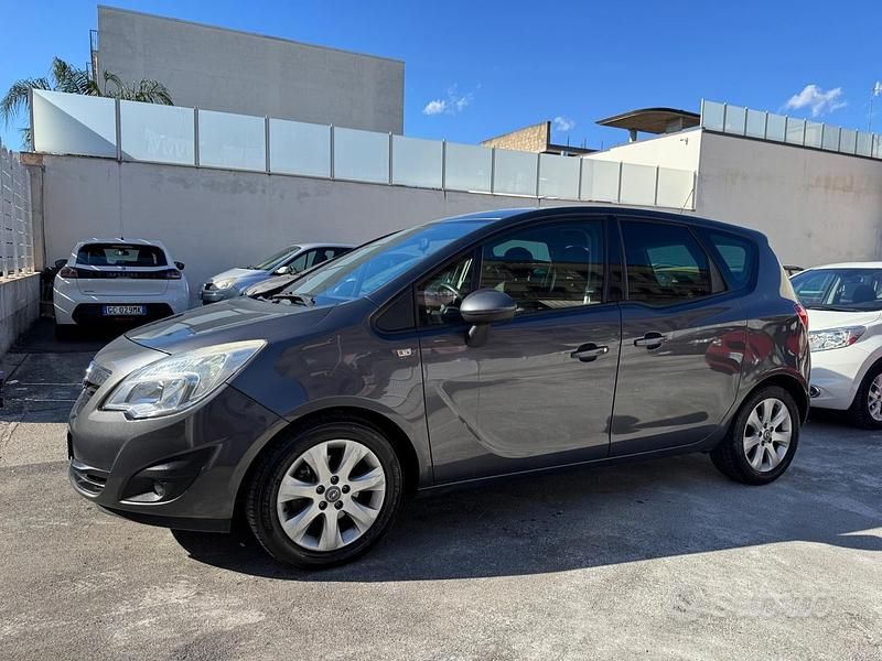 Usata Opel Meriva Cosmo 120 CV (88 kW) 2012 Grigio Monovolume