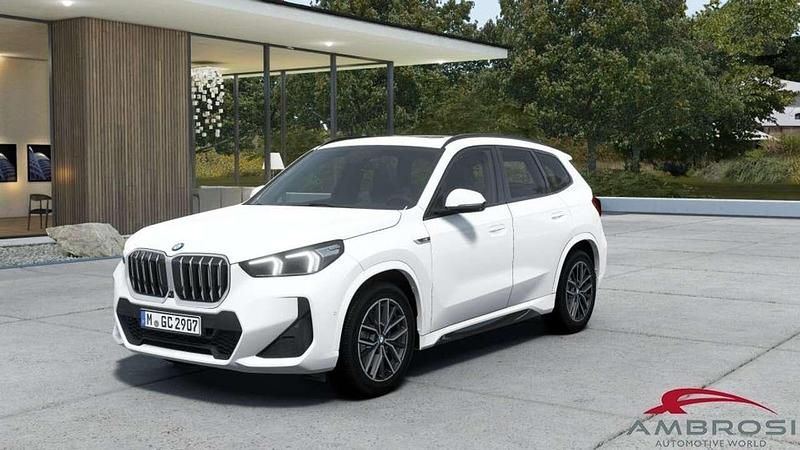 Bianco Nuova 2025 BMW X1 M Sport SUV | 57.784 € (Cara) - Immagine 1/4