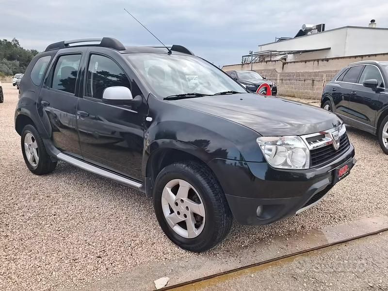 Usata Dacia Duster Lauréate 107 CV (78 kW) 2011 Nero SUV