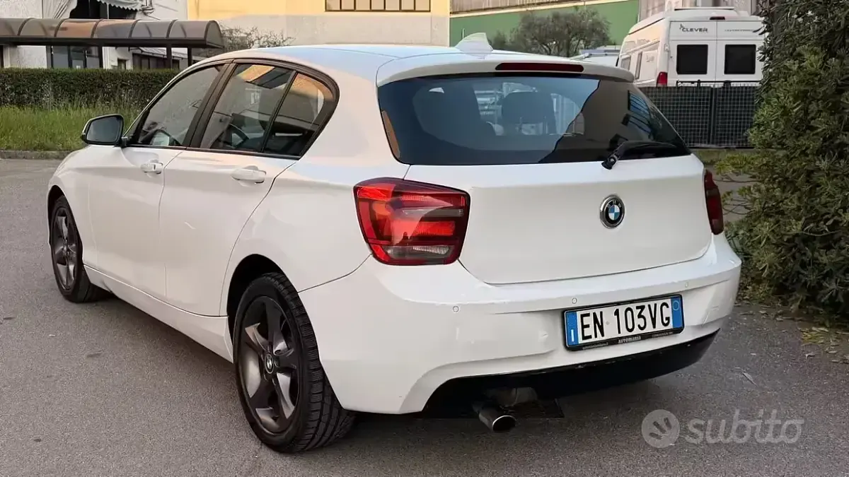 Begagnad BMW 114 Sport Line 102 HK (75 kW) 2012 Vit Halvkombi