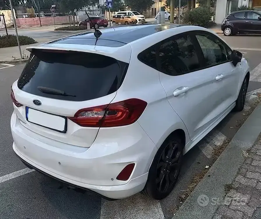 Usata Ford Fiesta ST-Line 100 CV (73 kW) 2022 Bianco Utilitaria