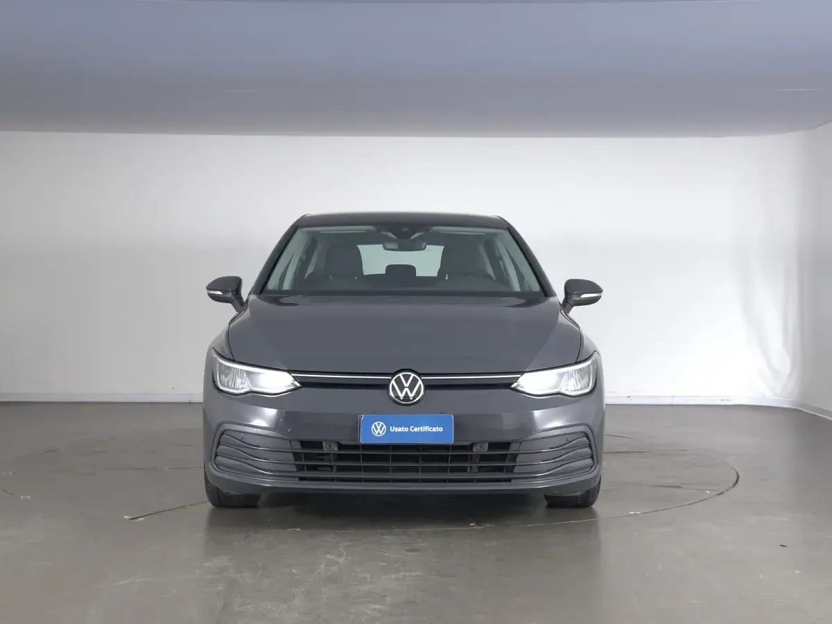 Usata VW Golf VIII Life 110 CV (80 kW) 2022 Urano grey Berlina
