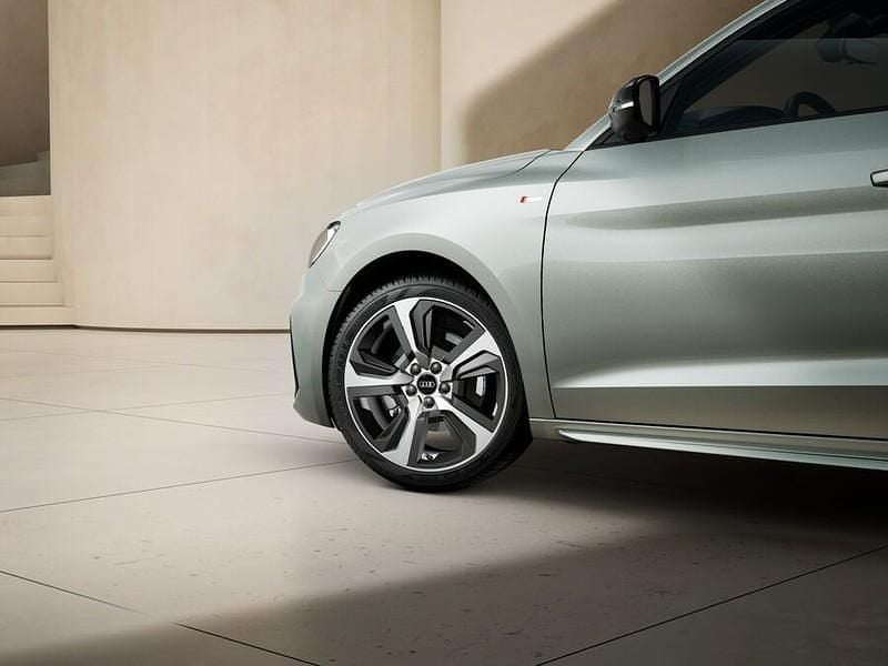 Nuova Audi A1 Sportback S-Line 116 CV (85 kW) 2026 Argento Utilitaria