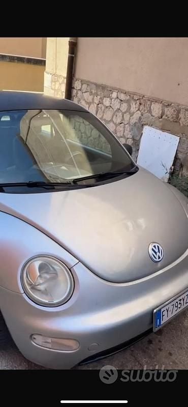 Usata VW New Beetle 101 CV (74 kW) 2005 Grigio Utilitaria