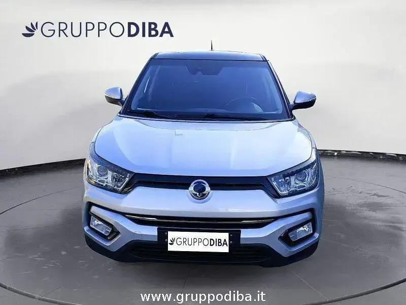 Usata SsangYong Tivoli 115 CV (84 kW) 2018 Grigio SUV