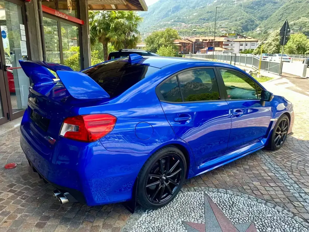 Usata Subaru Impreza 300 CV (220 kW) 2016 Bluazzurro Berlina