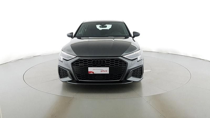 Usata Audi A3 S-Line 200 CV (147 kW) 2022 Grigio daytona Berlina