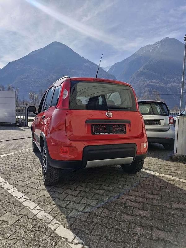 Usata Fiat Panda 4x4 S 86 CV (63 kW) 2019 Rosso Utilitaria