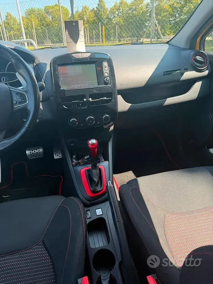Usata Renault Clio IV R.S. 200 CV (147 kW) 2015 Giallo Berlina