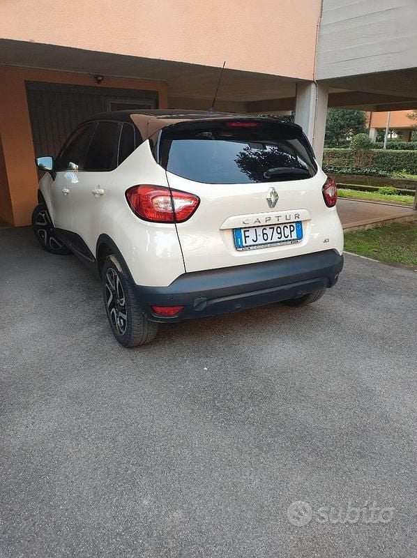 Usata Renault Captur 90 CV (66 kW) 2016 SUV