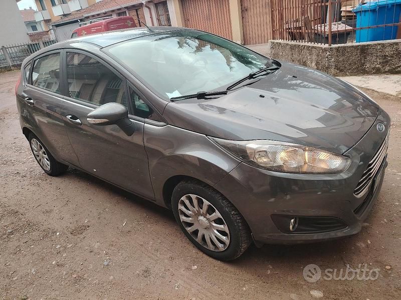 Usata Ford Fiesta 2016 Grigio Utilitaria