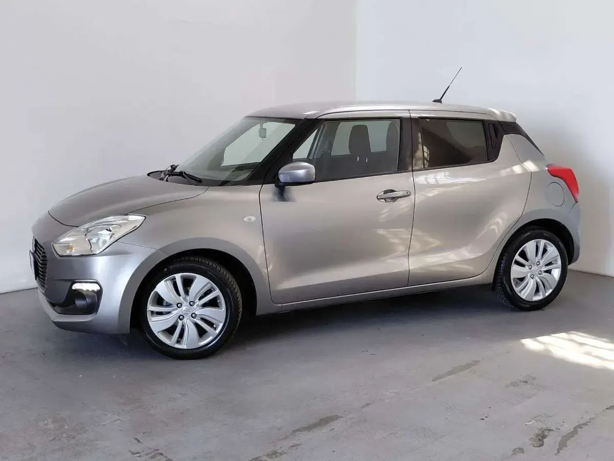 Usata Suzuki Swift Cool 90 CV (66 kW) 2020 Grigio Utilitaria