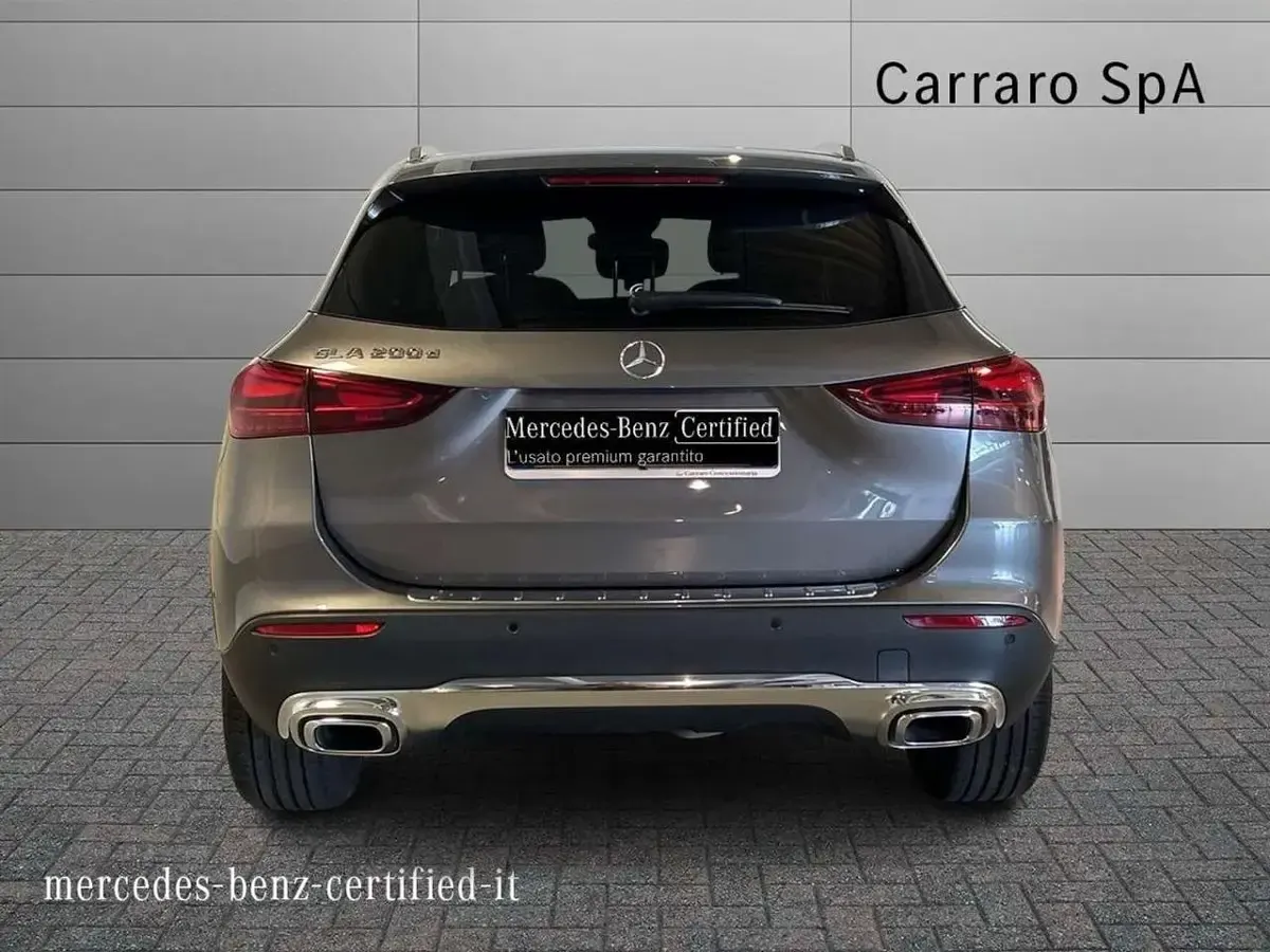 Usata Mercedes GLA200 Advanced Plus 150 CV (110 kW) 2023 Grigio montagna SUV