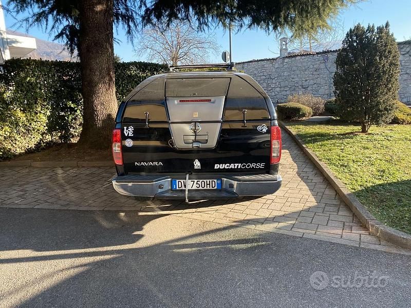 Usata Nissan Navara 171 CV (125 kW) 2009 Nero Pick-up