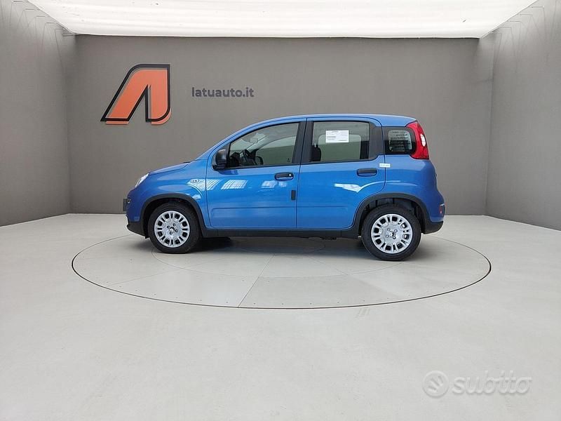 Nuova Fiat Panda Pop 70 CV (51 kW) 2025 Blu italia Utilitaria