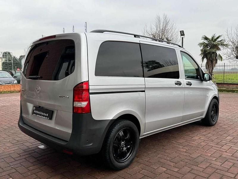 Usata Mercedes Vito 163 CV (119 kW) 2022 Grigio scuro metallizzato Furgone