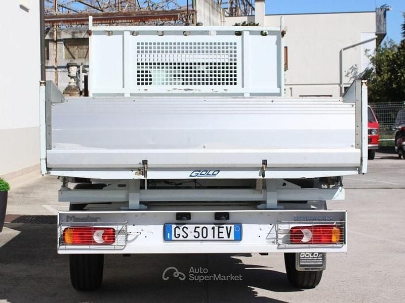 Usata Renault Master 145 CV (106 kW) 2023 Bianco Monovolume