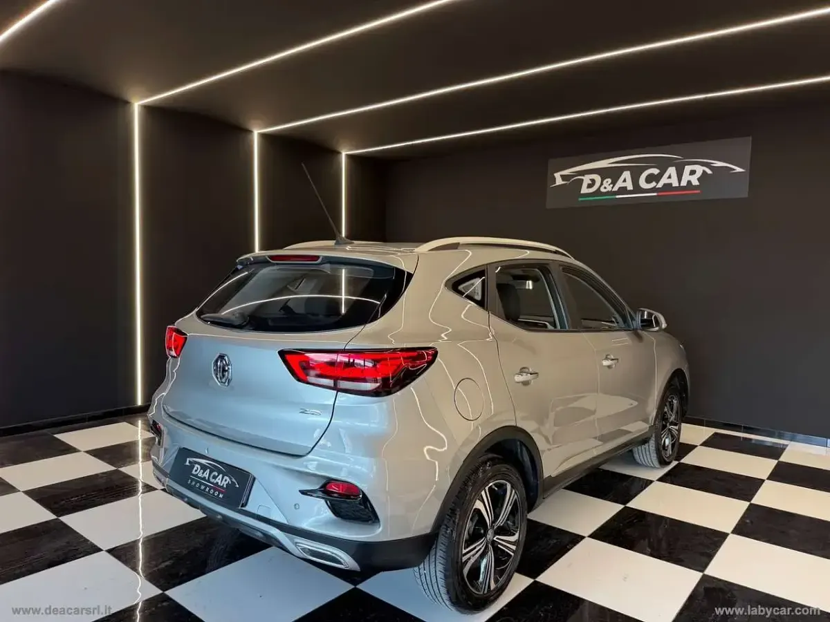 Usata MG ZS Comfort 106 CV (77 kW) 2022 Argento SUV