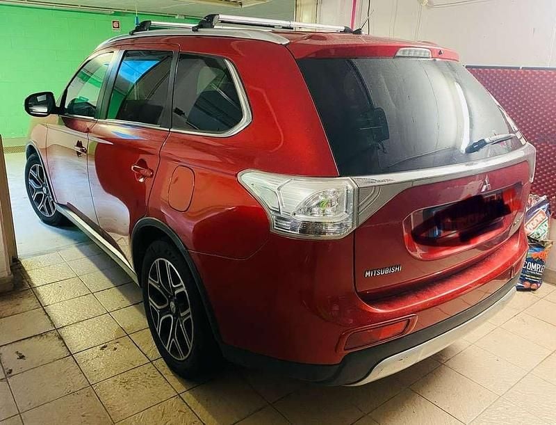 Usata 2014 Mitsubishi Outlander Instyle SUV | 10.500 € (Ottimo prezzo) - Immagine 1/4
