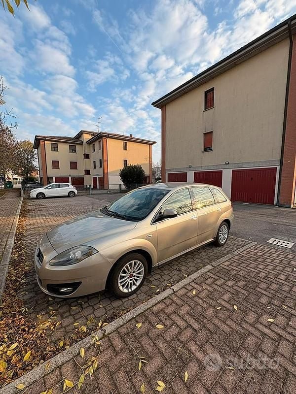 Usata 2008 Fiat Croma Station wagon | 900 € (Super prezzo) - Immagine 1/4