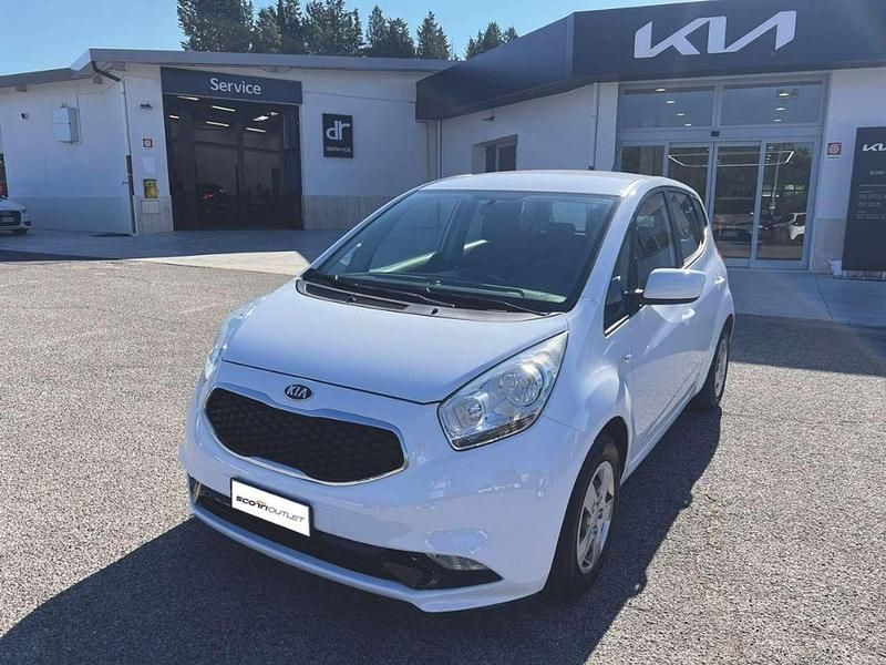 Bianco Usata 2015 Kia Venga Active Due volumi | 7500 € (Buon prezzo) - Immagine 1/4