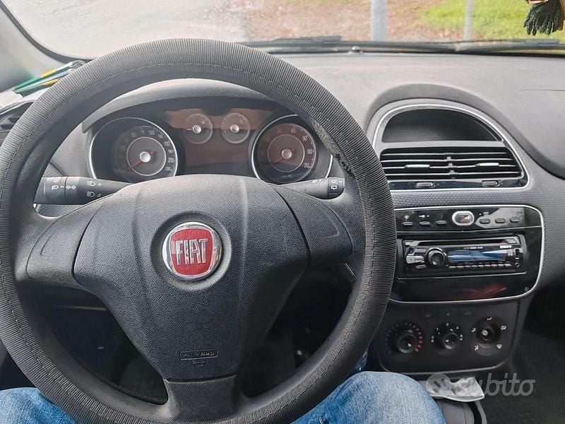 Usata Fiat Punto 75 CV (55 kW) 2010 Utilitaria
