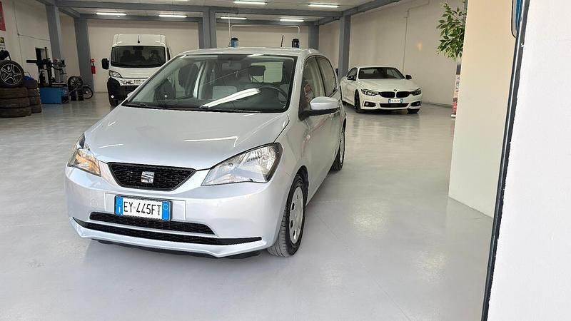 Usata Seat Mii Reference 68 CV (50 kW) 2015 Argento Utilitaria