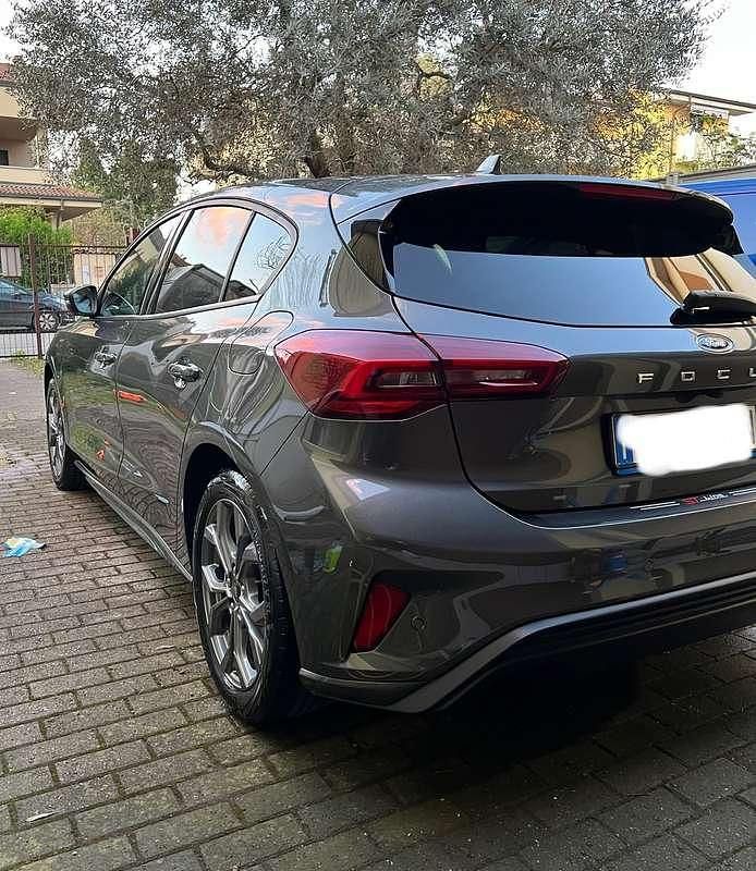 Usata Ford Focus ST-Line 125 CV (91 kW) 2022 Grigio Berlina