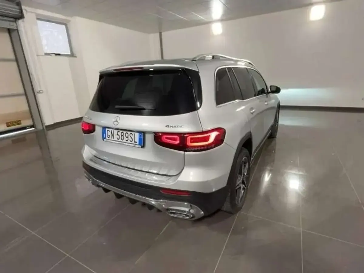 Usata Mercedes GLB220 Premium 190 CV (139 kW) 2023 Argento SUV