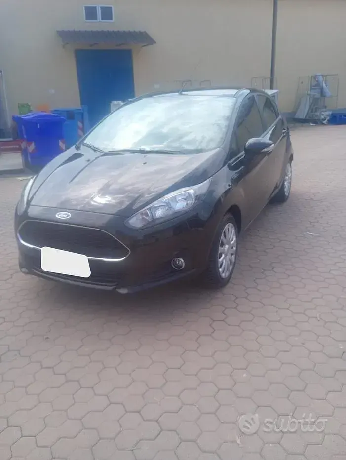 Usata Ford Fiesta 95 CV (69 kW) 2016 Nero Utilitaria