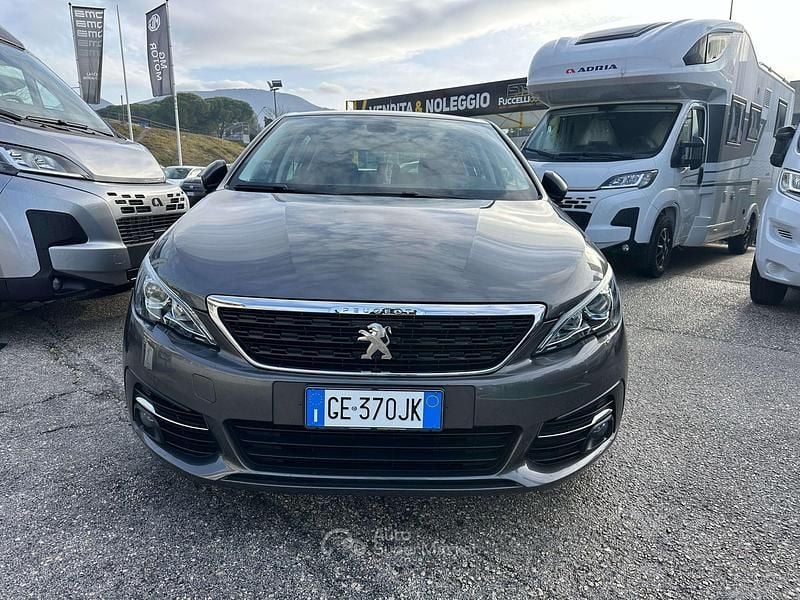 Usata Peugeot 308 Active 131 CV (96 kW) 2021 Grigio Berlina