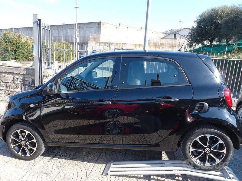 Usata Smart ForFour Prime 90 CV (66 kW) 2016 Nero Utilitaria