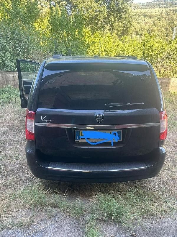 Usata Lancia Voyager 163 CV (119 kW) 2012 Nero Monovolume