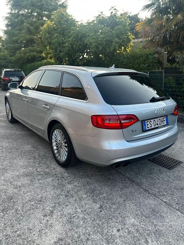 Usata Audi A4 Business Plus 143 CV (105 kW) 2013 Grigio Berlina