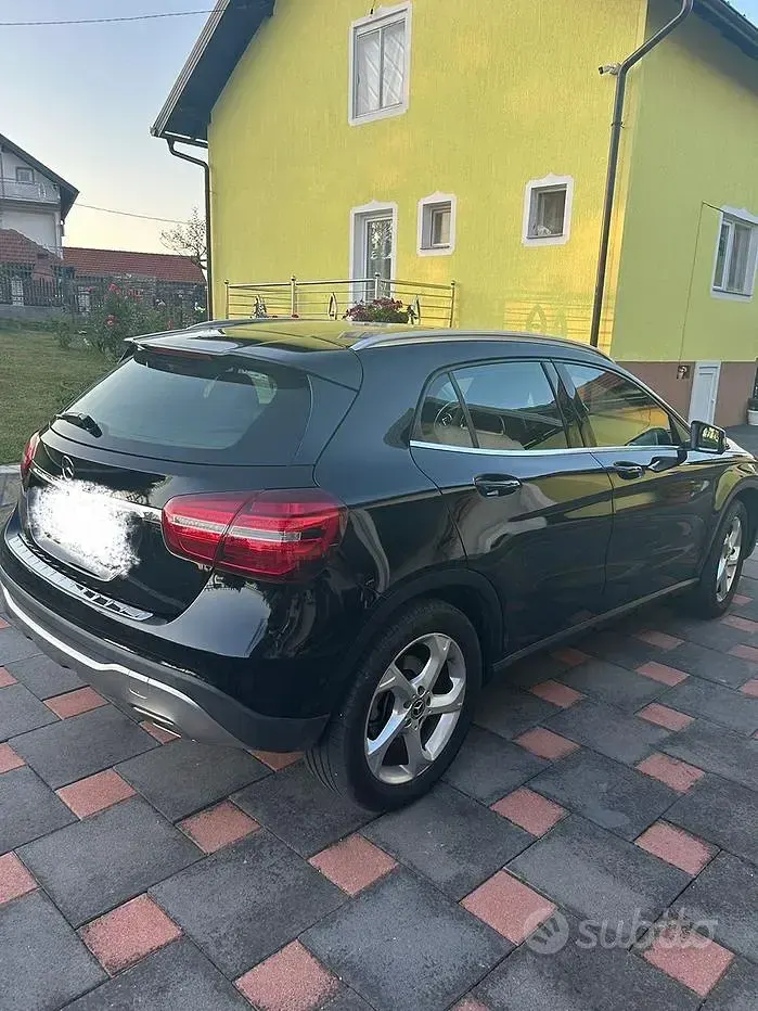 Usata Mercedes GLA180 2018 Nero SUV