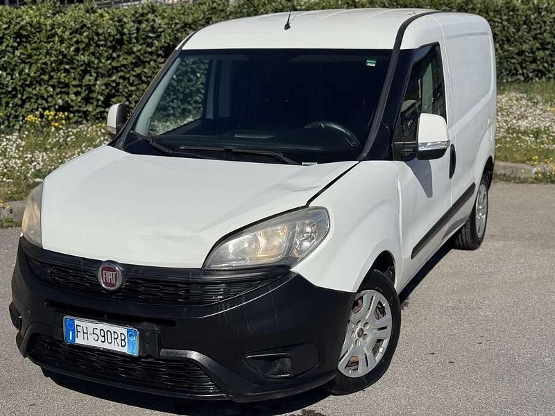 Usata Fiat Doblò Active 95 CV (69 kW) 2017 Bianco Monovolume