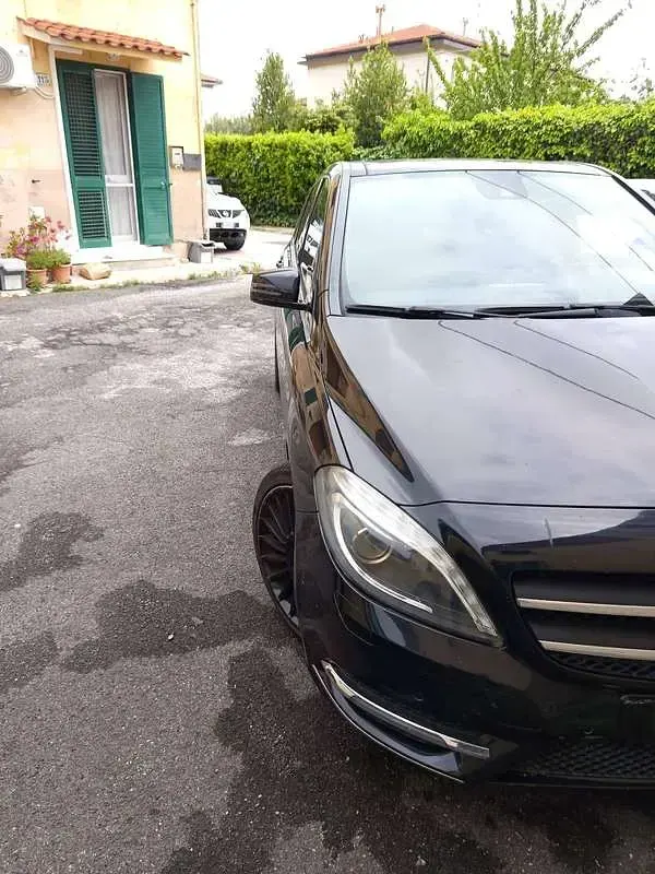 Usata Mercedes B180 Premium 109 CV (80 kW) 2013 Nero Utilitaria