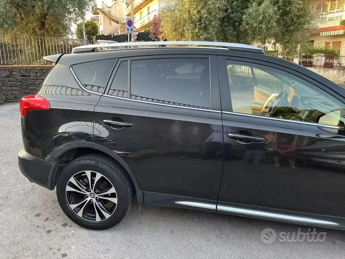 Usata Toyota RAV4 124 CV (91 kW) 2014 SUV