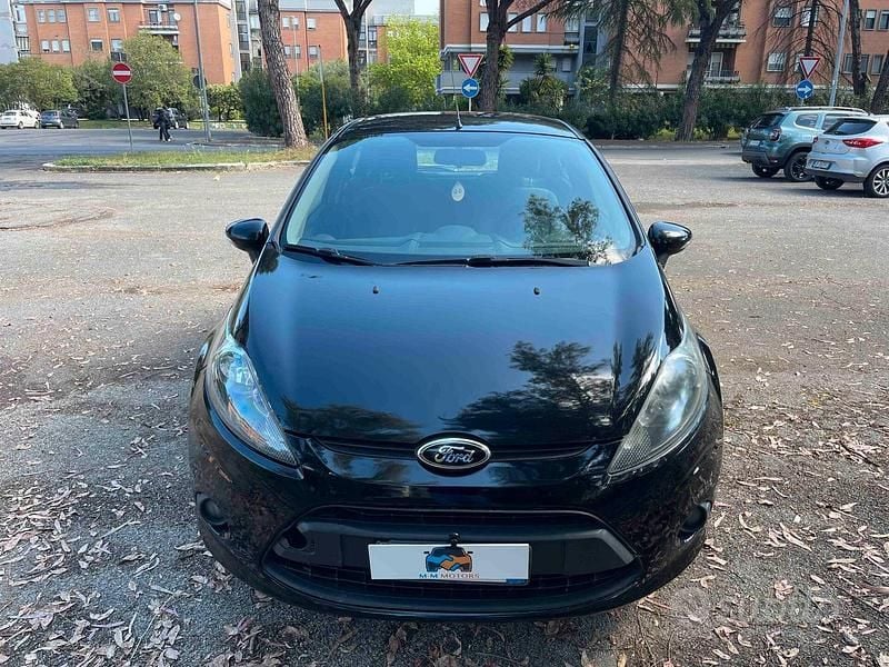 Usata Ford Fiesta Titanium 82 CV (60 kW) 2009 Nero Berlina