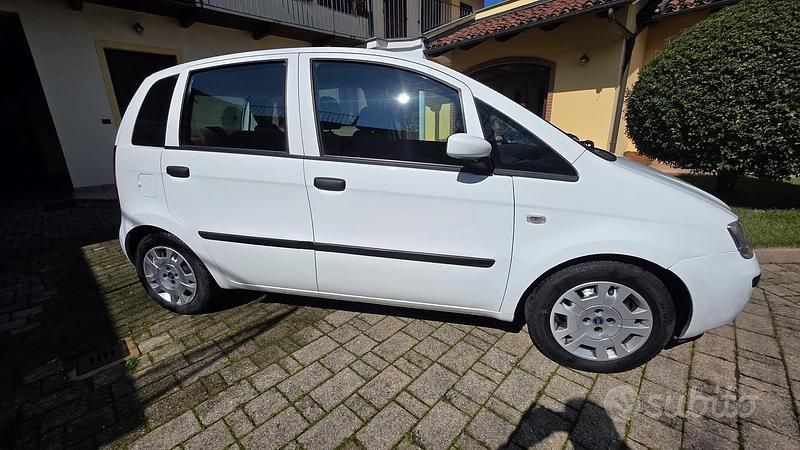 Usata Fiat Idea 80 CV (58 kW) 2007 Bianco Monovolume