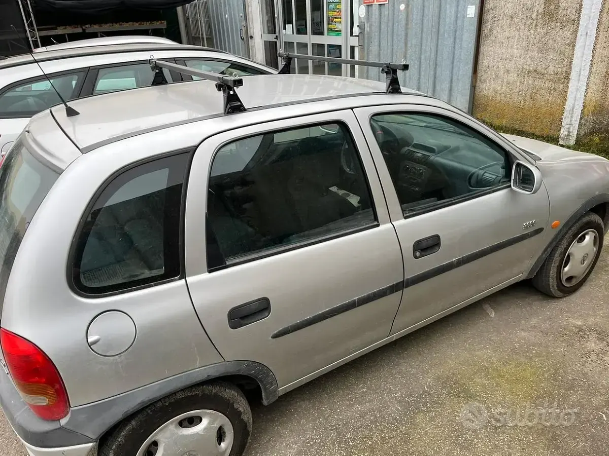 Usata Opel Corsa 45 CV (33 kW) 2000 Utilitaria