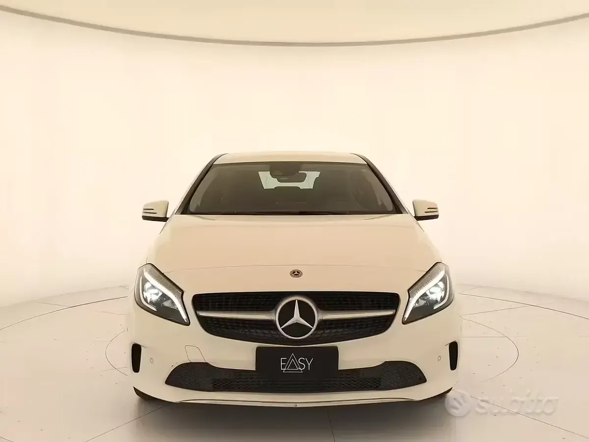 Usata Mercedes A180 109 CV (80 kW) 2018 Bianco Berlina