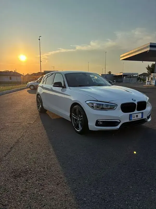 Usata BMW 118 150 CV (110 kW) 2019 Bianco Berlina