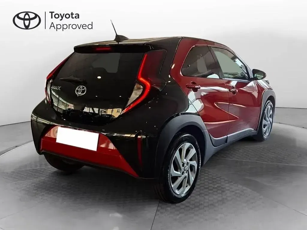 Usata Toyota Aygo X Trend 72 CV (52 kW) 2022 Nero SUV