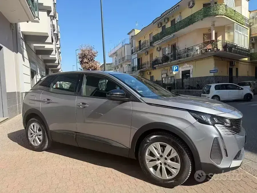 Usata Peugeot 3008 Business-Line 131 CV (96 kW) 2024 Grigio SUV