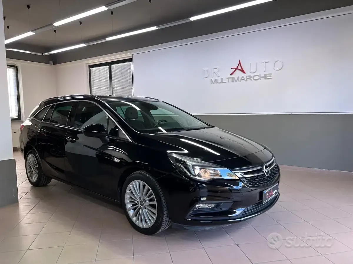 Usata Opel Astra Dynamic 110 CV (80 kW) 2017 Nero Station wagon
