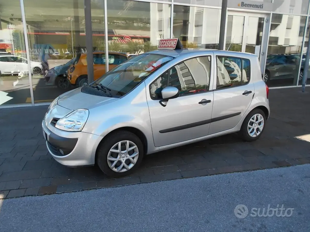 Usata Renault Modus 75 CV (55 kW) 2009 Grigio Monovolume