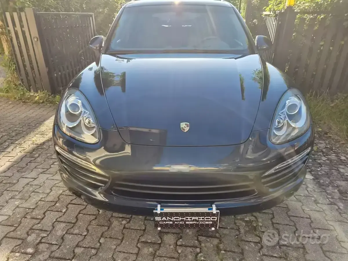 Usata Porsche Cayenne 245 CV (180 kW) 2011 Blu SUV